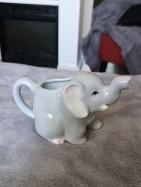Adorable Vintage Baby Elephant Ceramic Creamer Marked Japan Never-used Condition